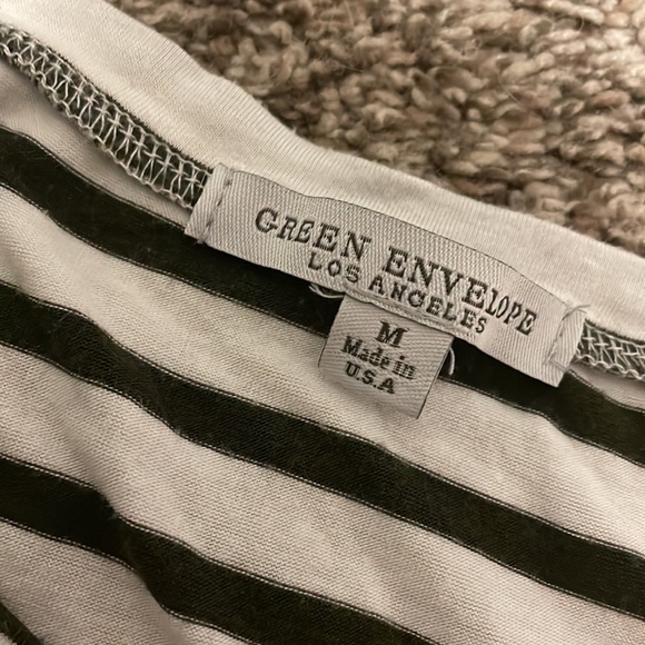 Medium knot shirt - Picture 2 of 3